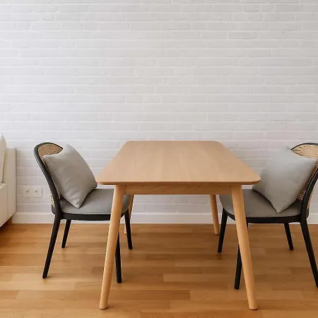 Stylish Parisian Flat Near Eiffel Tower