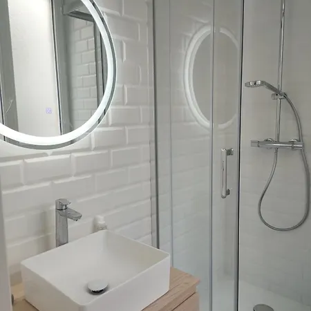 Stylish Parisian Flat Near Eiffel Tower *